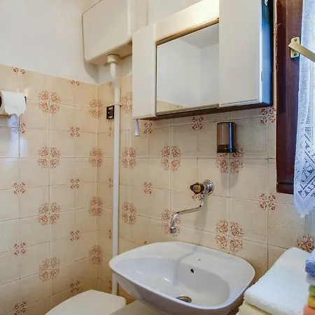 Case de vacanță Two-bedroom Holiday In Filozici