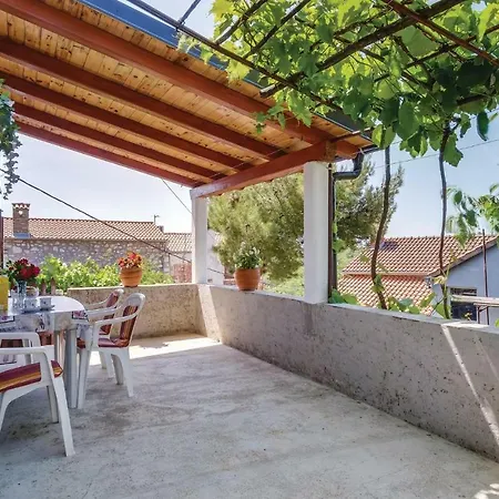 Two-bedroom Holiday In Filozici